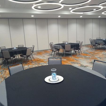 Holiday Inn - Kansas City - Northeast By Ihg Exterior foto