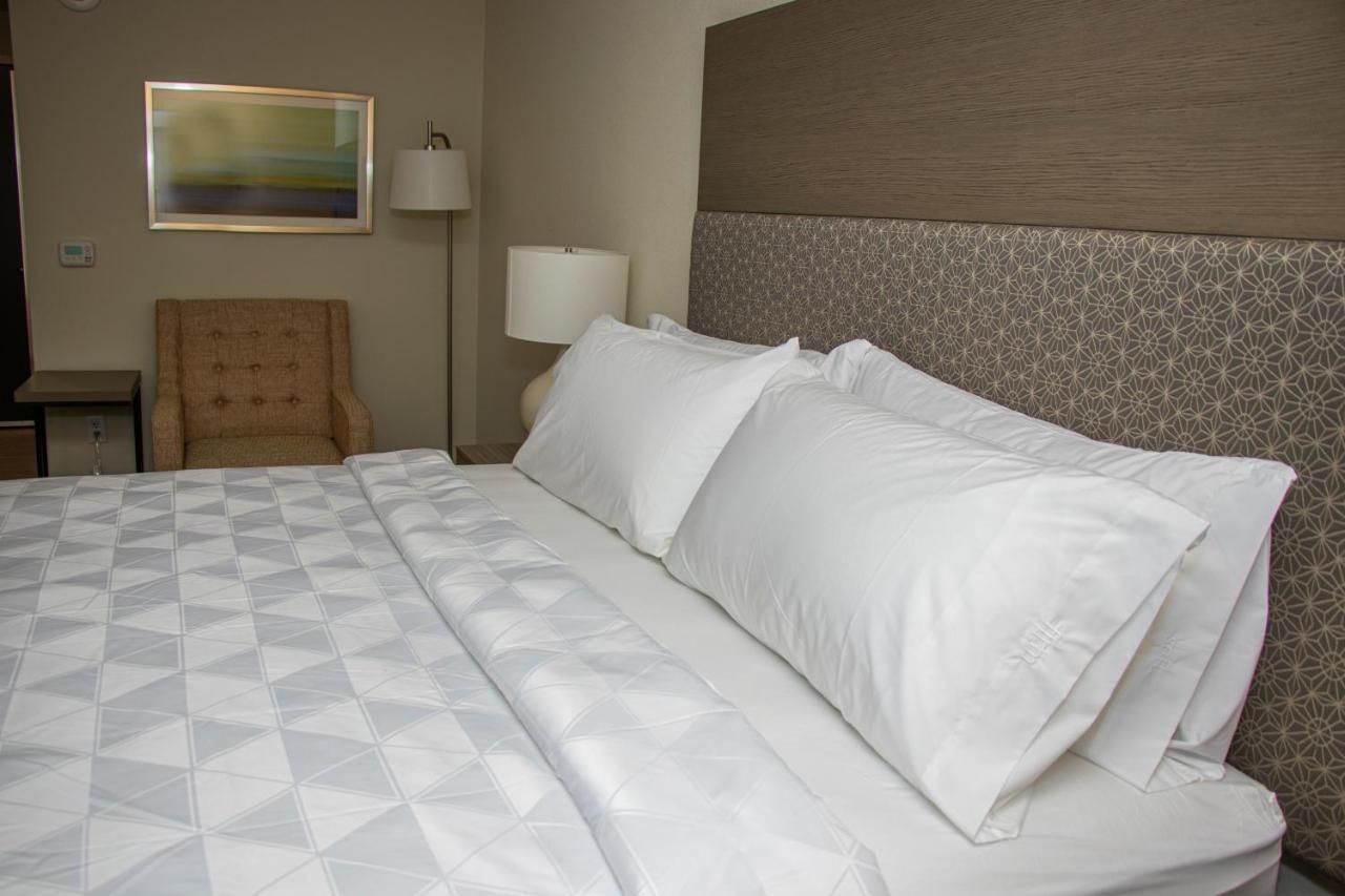 Holiday Inn - Kansas City - Northeast By Ihg Exterior foto