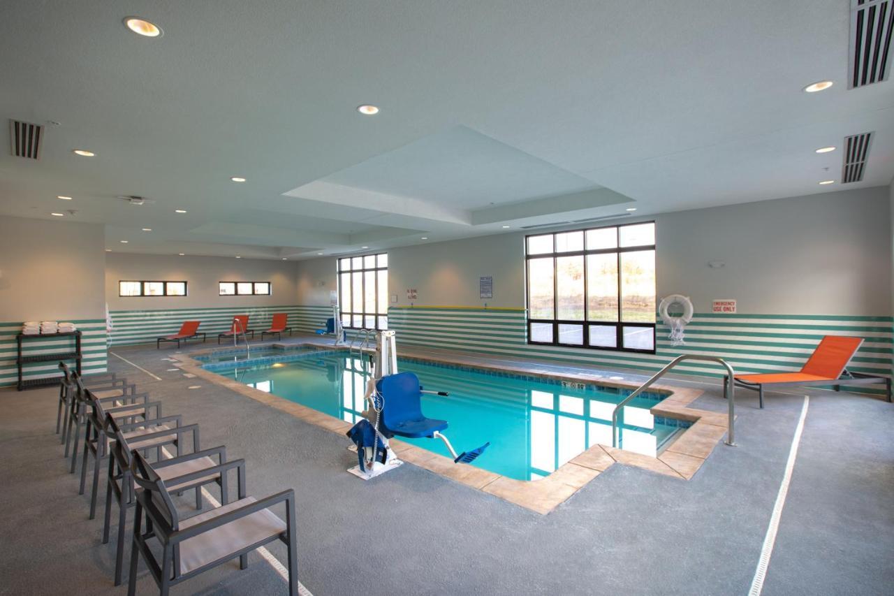 Holiday Inn - Kansas City - Northeast By Ihg Exterior foto