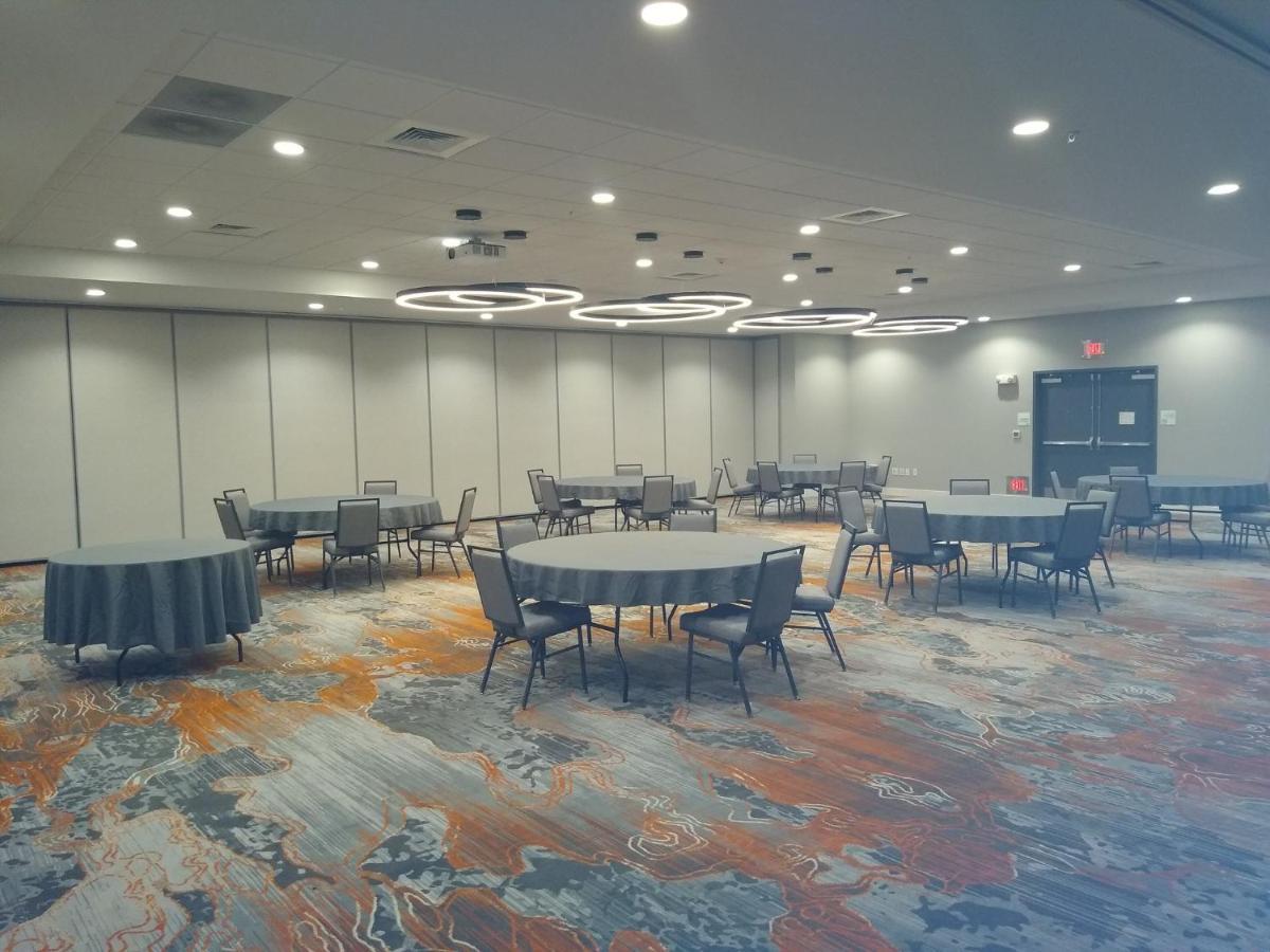 Holiday Inn - Kansas City - Northeast By Ihg Exterior foto